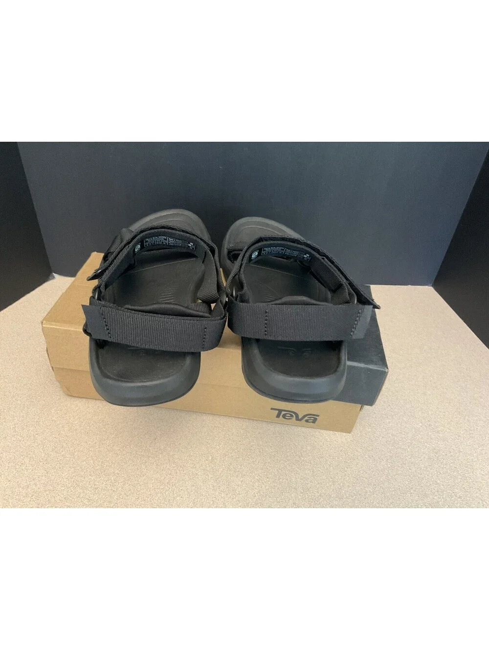 New! Mens Teva Hurricane XLT2 Black Hiking Sandals. Size 8. Nice!!!